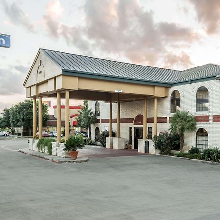 Days Inn By Wyndham New Braunfels Extérieur photo