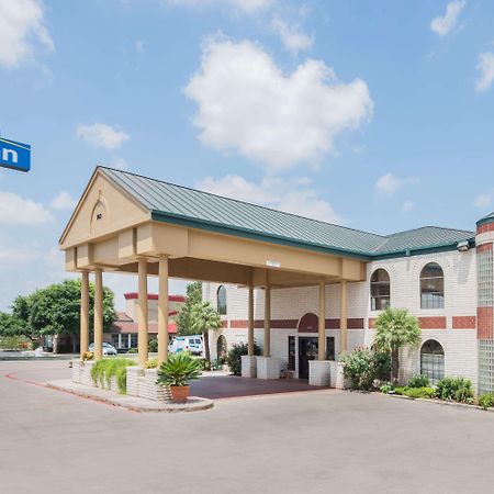 Days Inn By Wyndham New Braunfels Extérieur photo