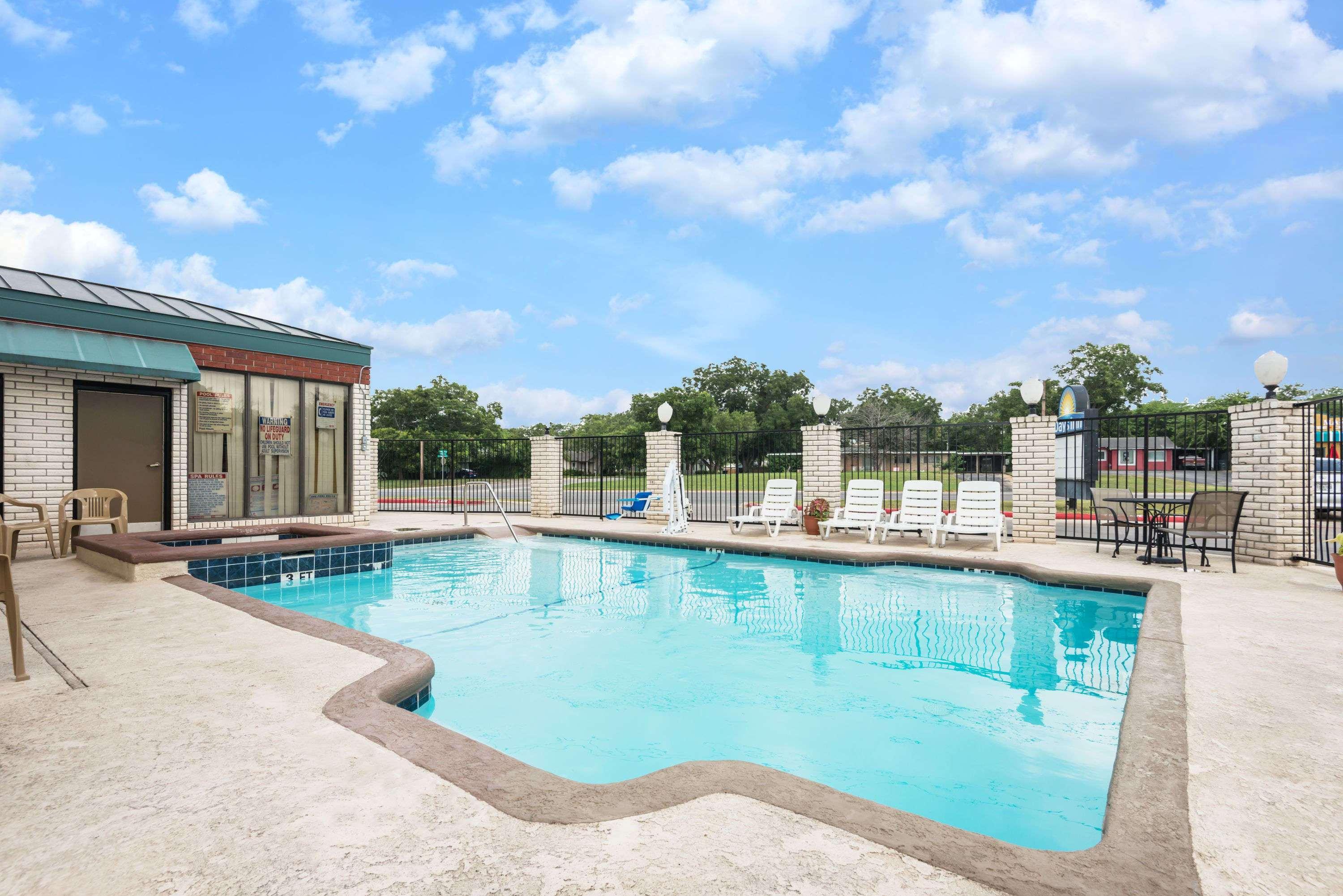 Days Inn By Wyndham New Braunfels Extérieur photo