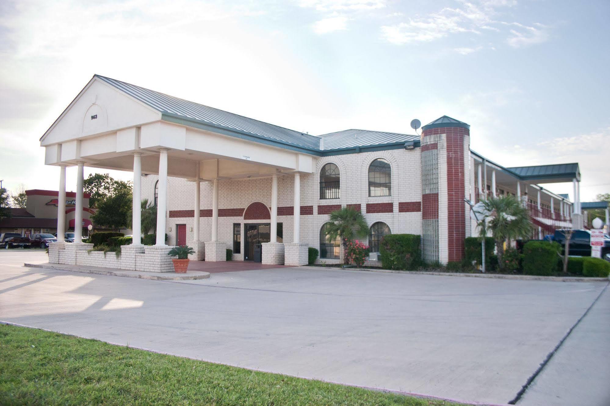Days Inn By Wyndham New Braunfels Extérieur photo