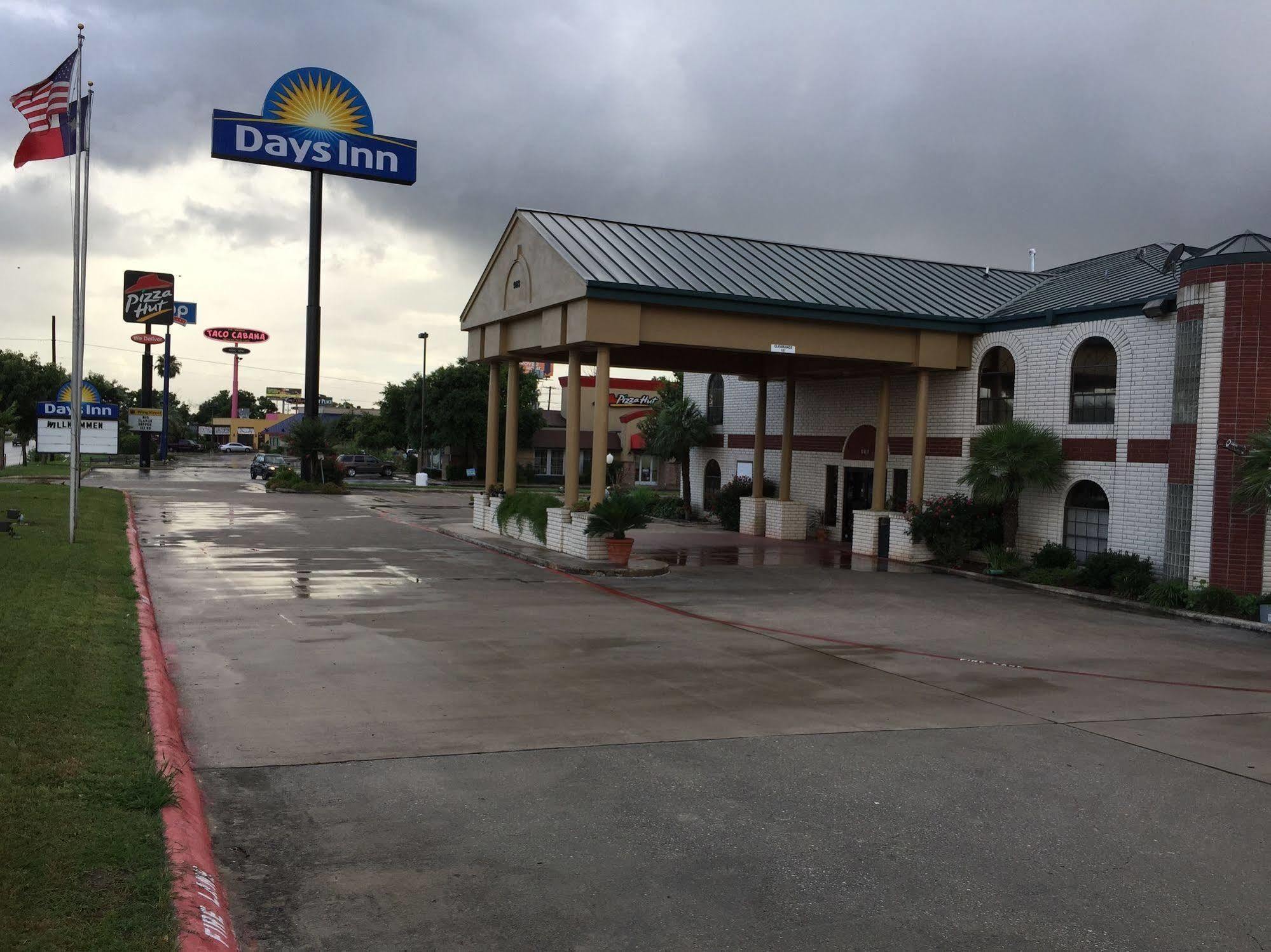 Days Inn By Wyndham New Braunfels Extérieur photo